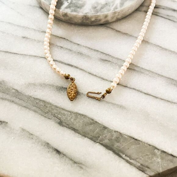 Vintage Simulated Pink Pearl Necklace Round Graduated Size Beads Unsigned - Picture 7 of 8